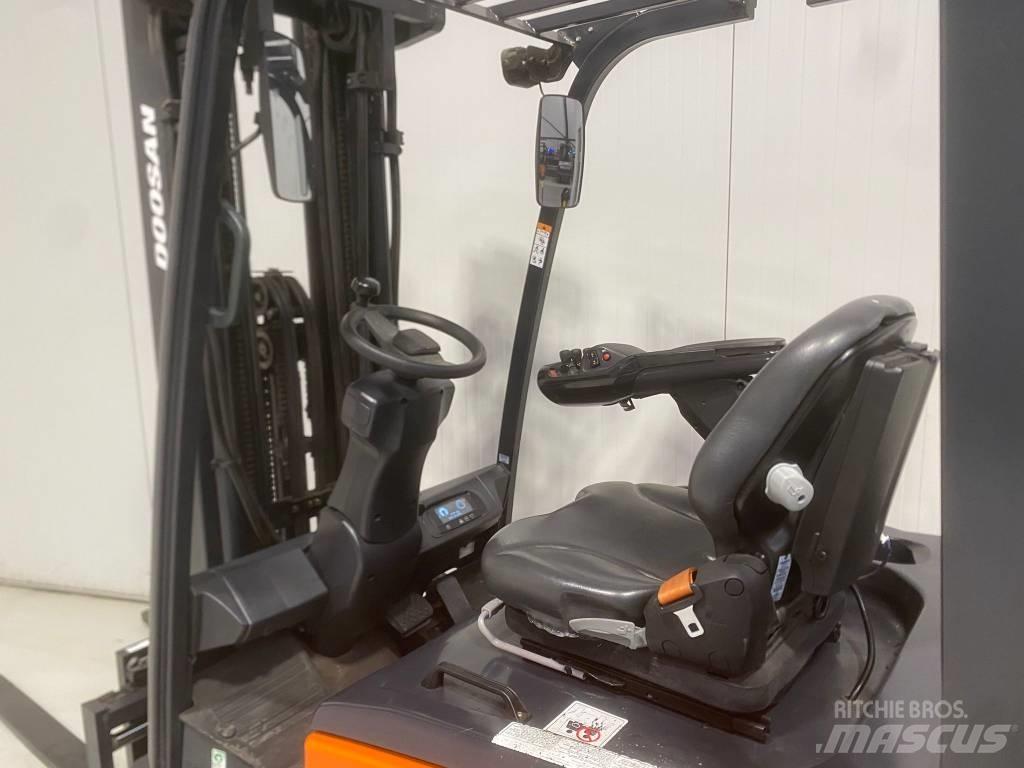 Doosan B18X-7 Електрически вилични кари-повдигачи