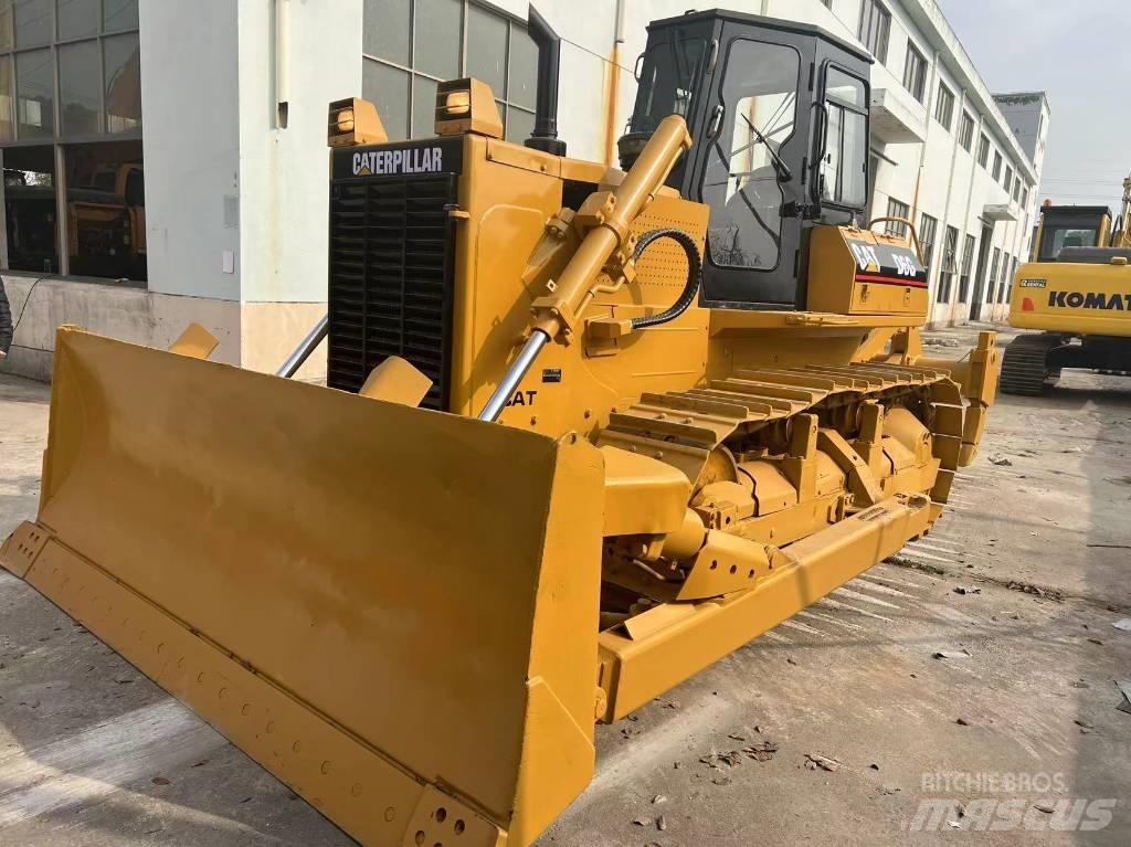 CAT D6G Верижни булдозери
