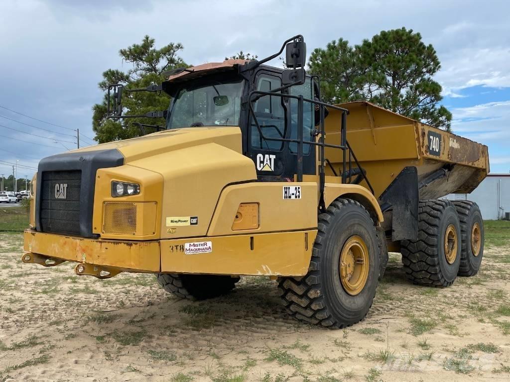 CAT 740 GC Дъмпери/моторни превозни средства