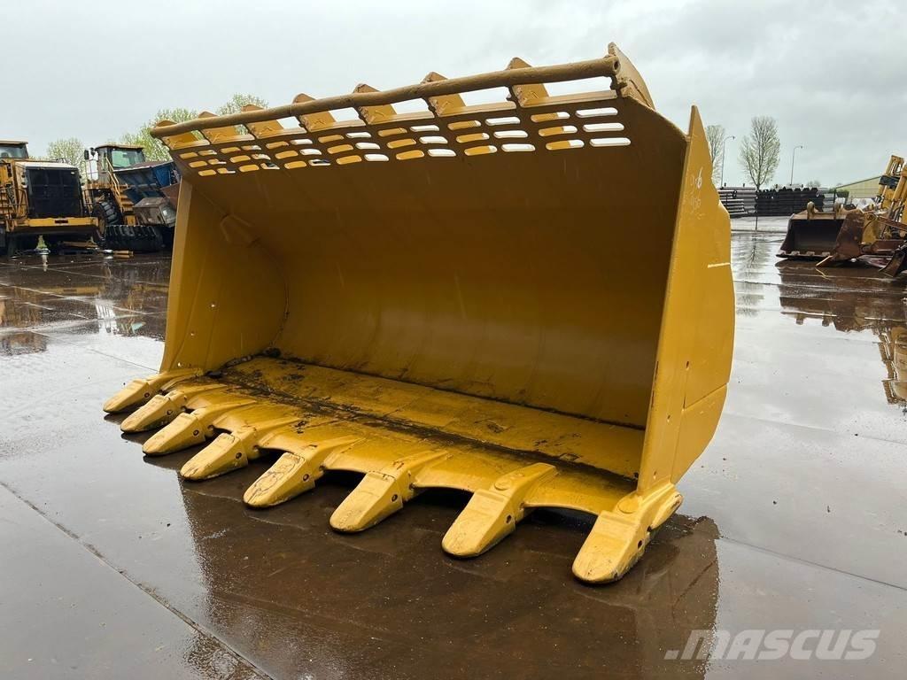 CAT Bucket 990 Кофи