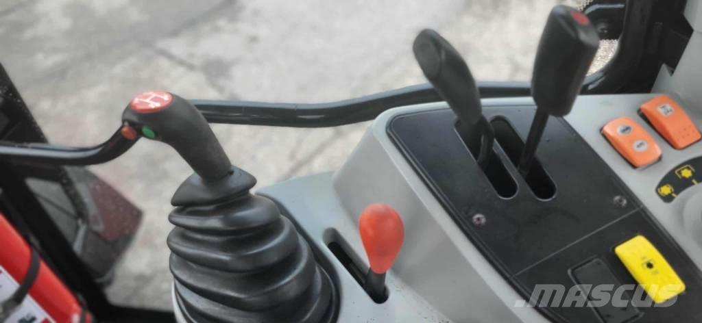 Massey Ferguson 5435 Трактори