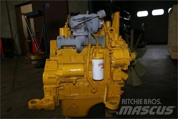 Komatsu SA4D102E Двигатели