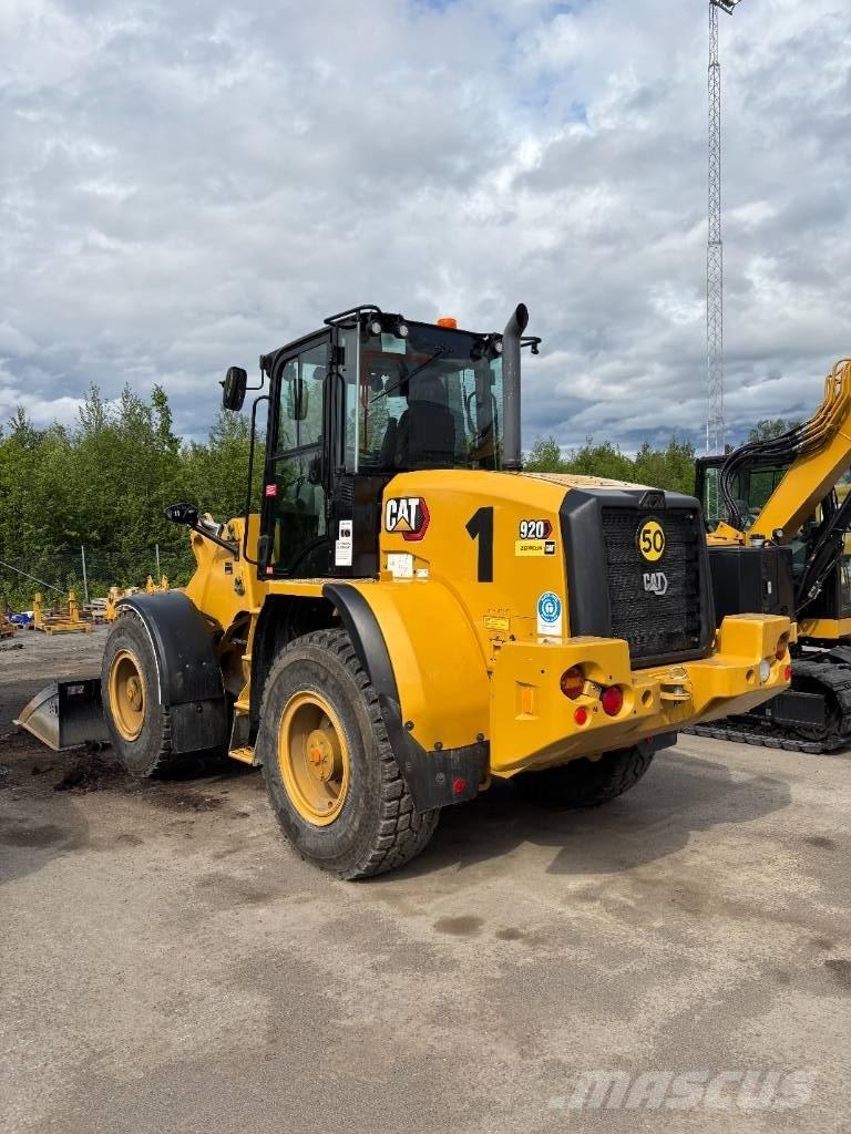 CAT 920 Колесни товарачи