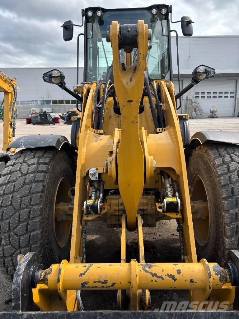 CAT 920 Колесни товарачи