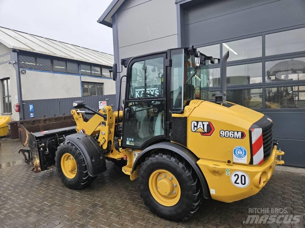 CAT 906M Колесни товарачи
