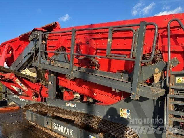 Sandvik QE 441 Мобилни скрийнери
