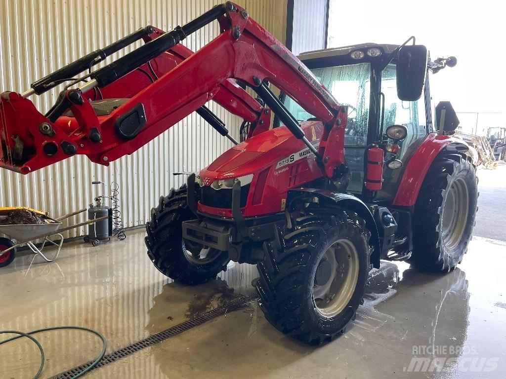 Massey Ferguson 5713 Трактори