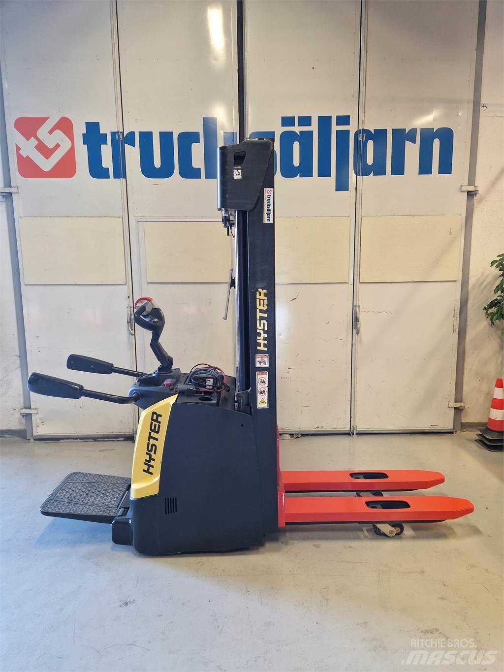 Hyster S1.4S IL Колички високоповдигачи с теглич