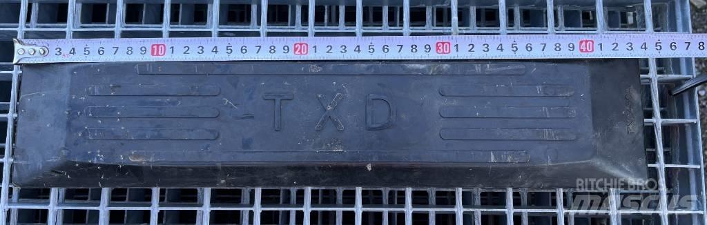  TXD 450A Релси, вериги и ходова част
