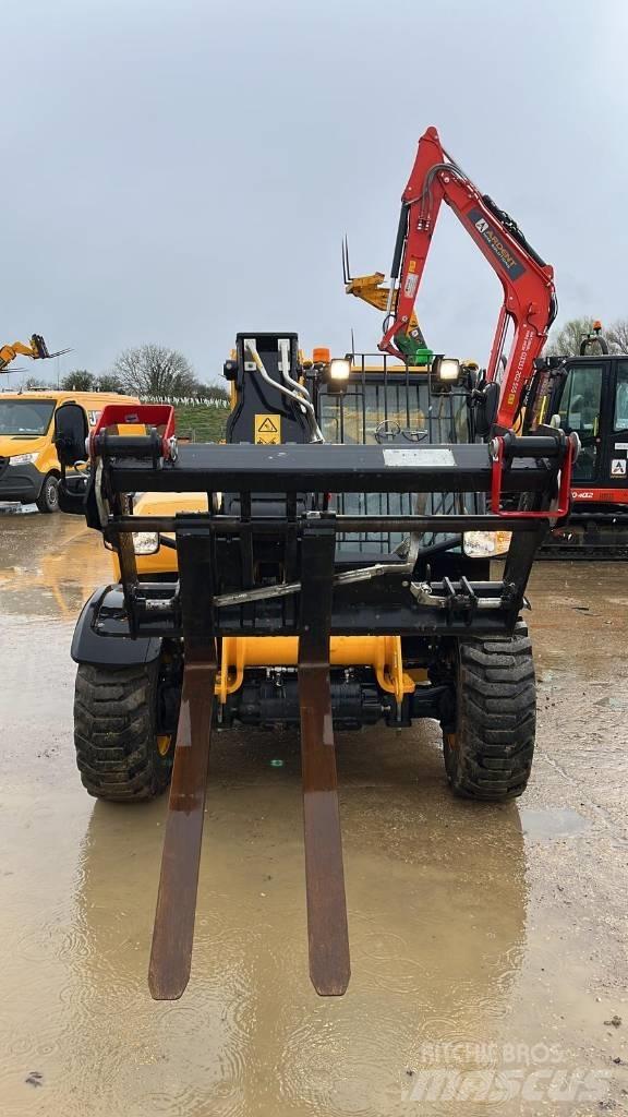 JCB 525-60 Телескопични товарачи