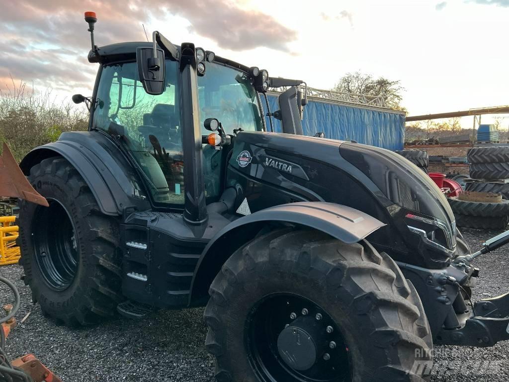 Valtra T 235 Direct Трактори