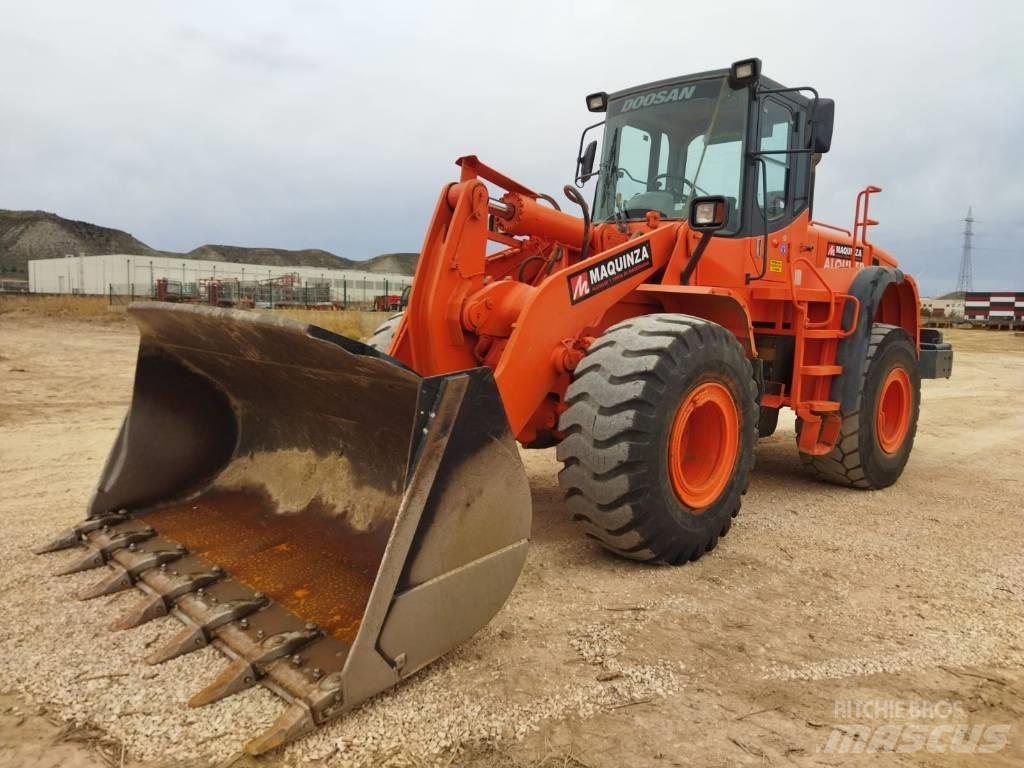 Doosan DL 300 Колесни товарачи