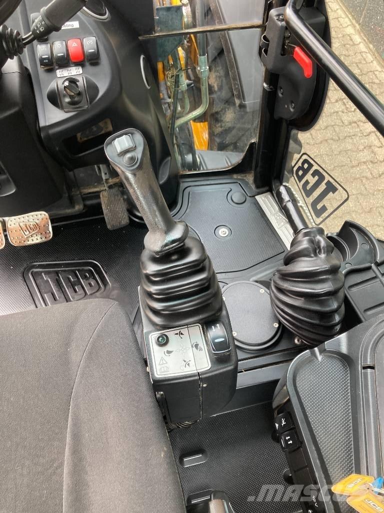 JCB 4 CX Товарач със заден ексватор