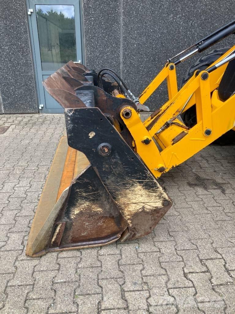 JCB 4 CX Товарач със заден ексватор