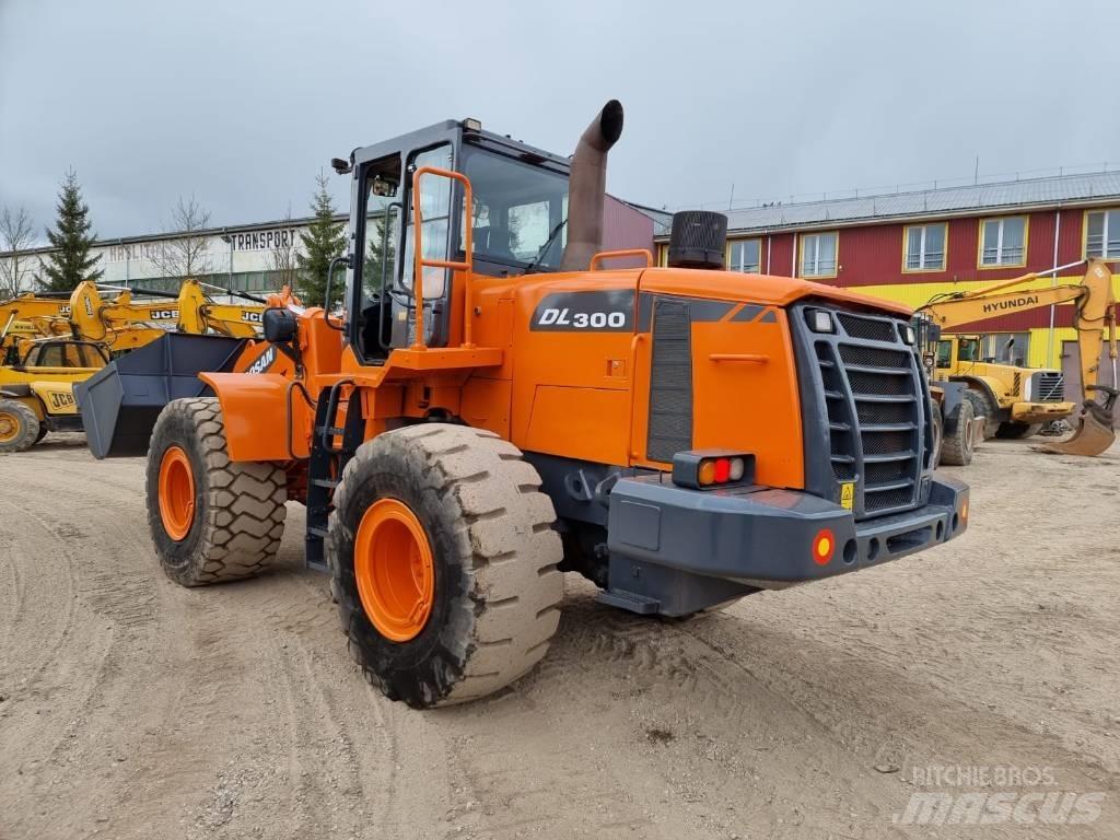 Doosan DL 300-3 Колесни товарачи