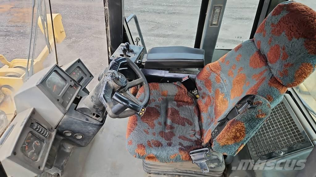 CAT 962 G Колесни товарачи