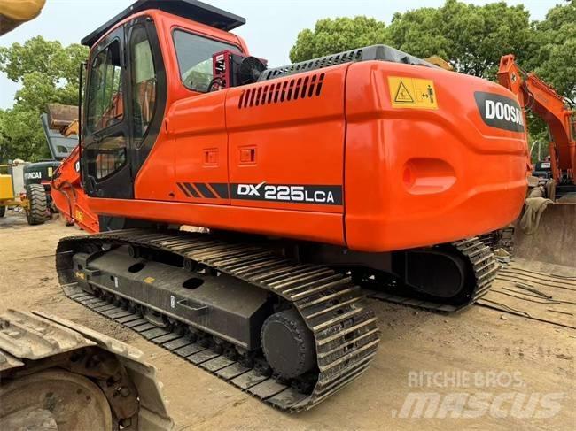 Doosan DX 225 LC Верижен екскаватор