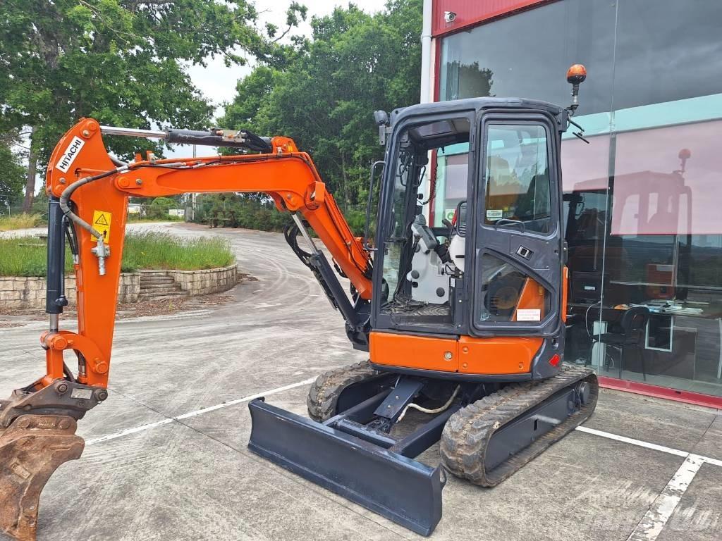 Hitachi ZX33-5A Мини екскаватори < 7 т