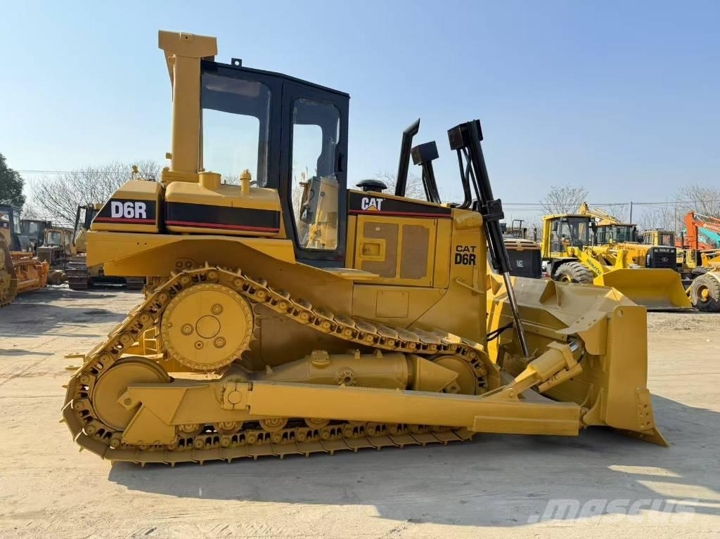 CAT D 6 R Верижни булдозери
