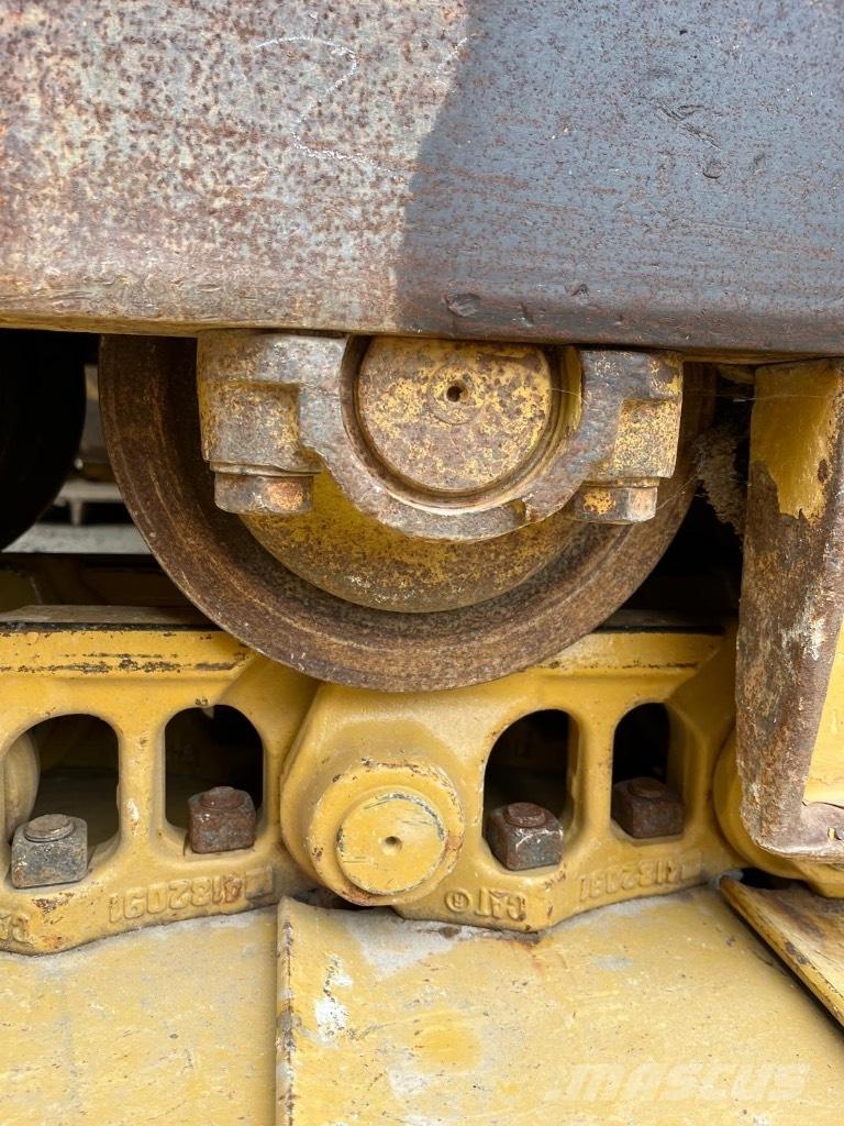 CAT D 6 T LGP Верижни булдозери
