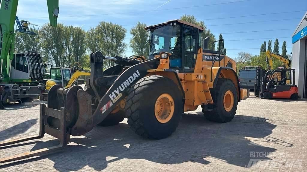 Hyundai HL970 Колесни товарачи