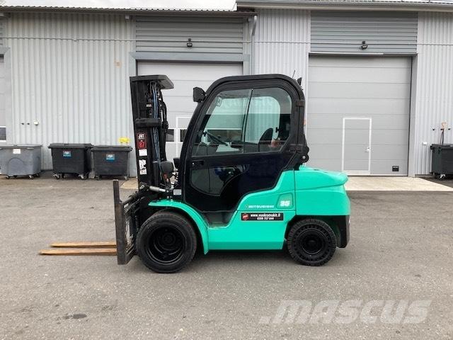 Mitsubishi FD35N Дизелови камиони
