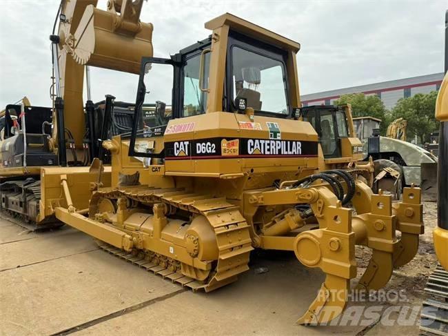 CAT D 6 G Верижни булдозери
