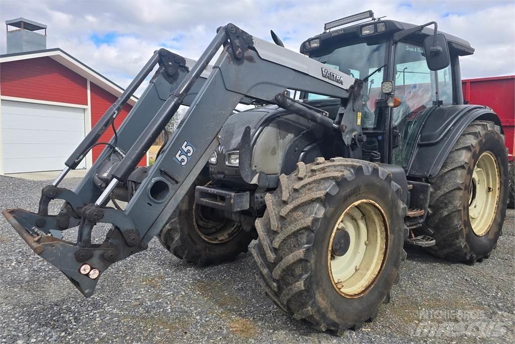 Valtra N141 HiTech Трактори