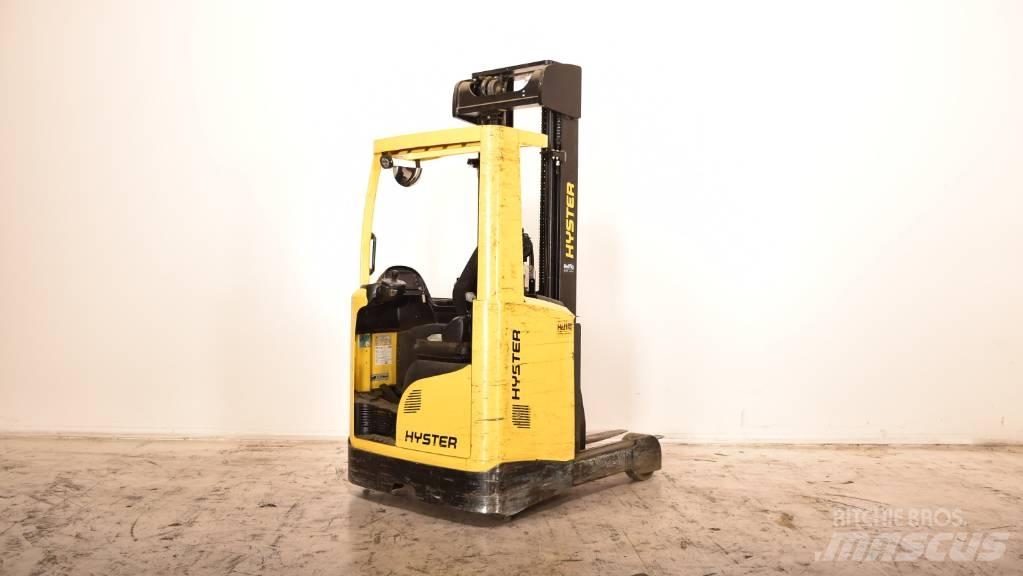 Hyster R 1.4 Ретрак/ Високоповдигач с изместване на вилката напред