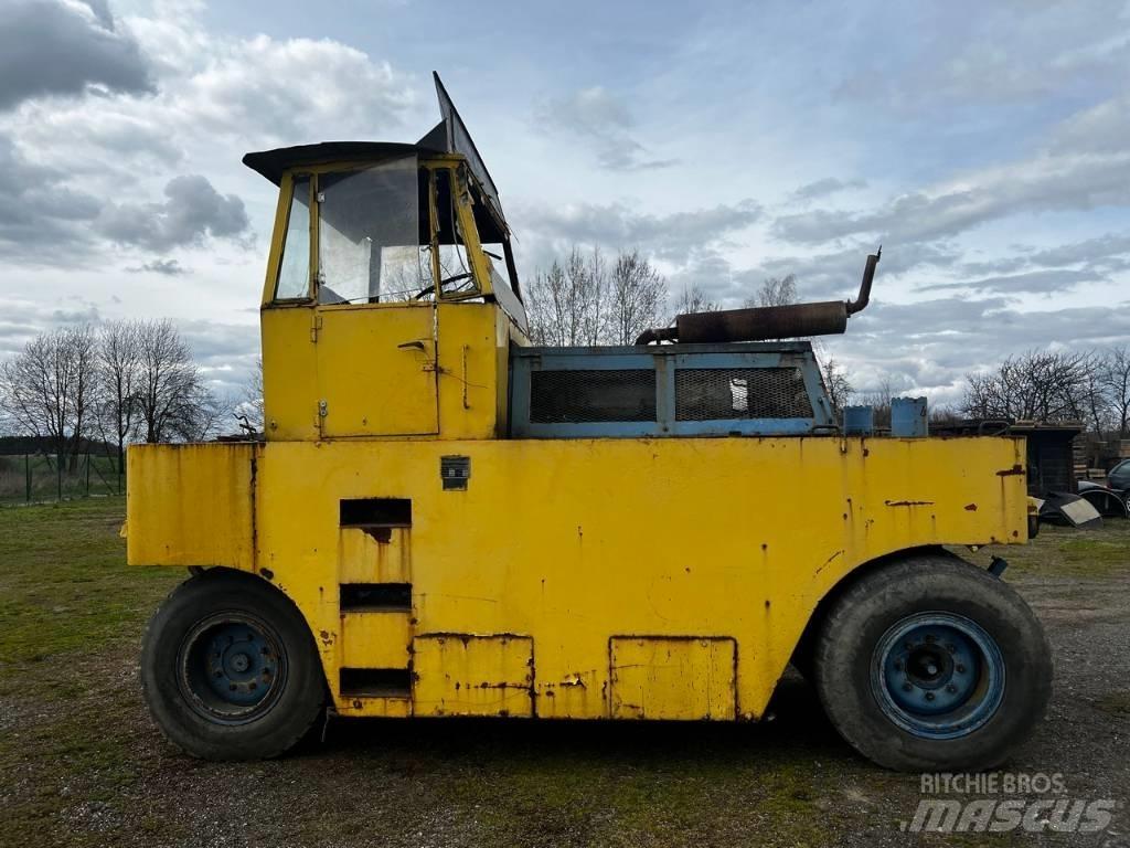 Hamm GRW 10 Пневматични гумени  ролки
