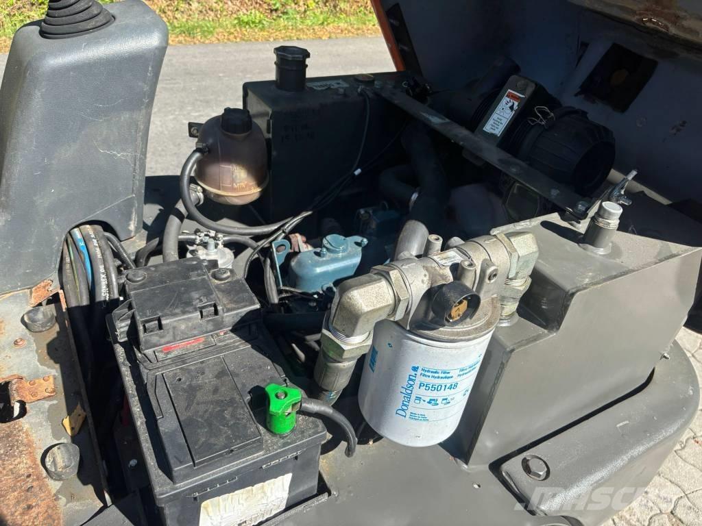 Ausa D 100 AHA Странични самосвали