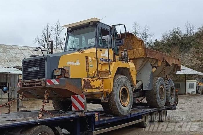Komatsu HM300-2 Странични самосвали