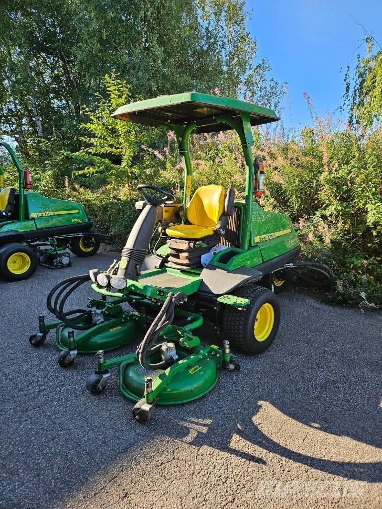 John Deere 7400 A Косачки за околни терени на голф игрища