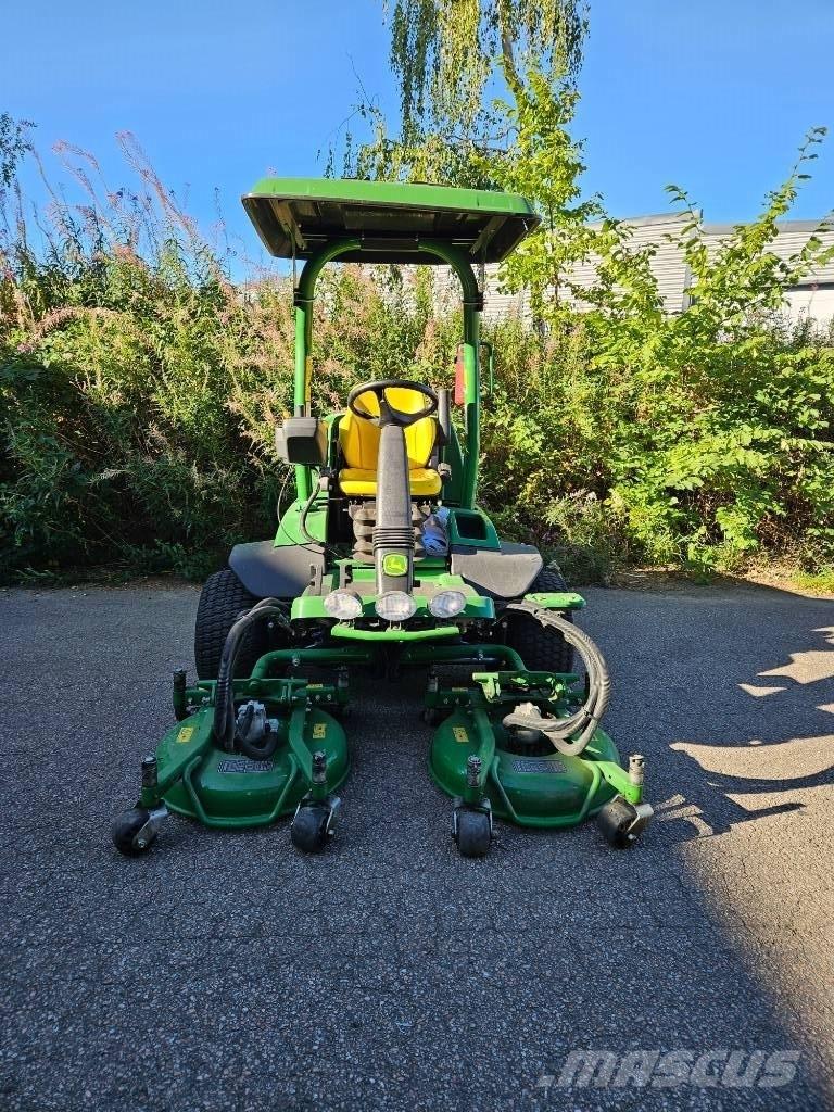 John Deere 7400 A Косачки за околни терени на голф игрища