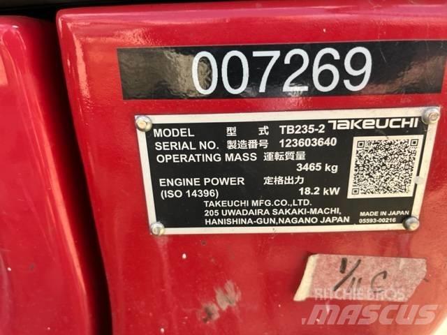 Takeuchi TB235 Мини екскаватори < 7 т