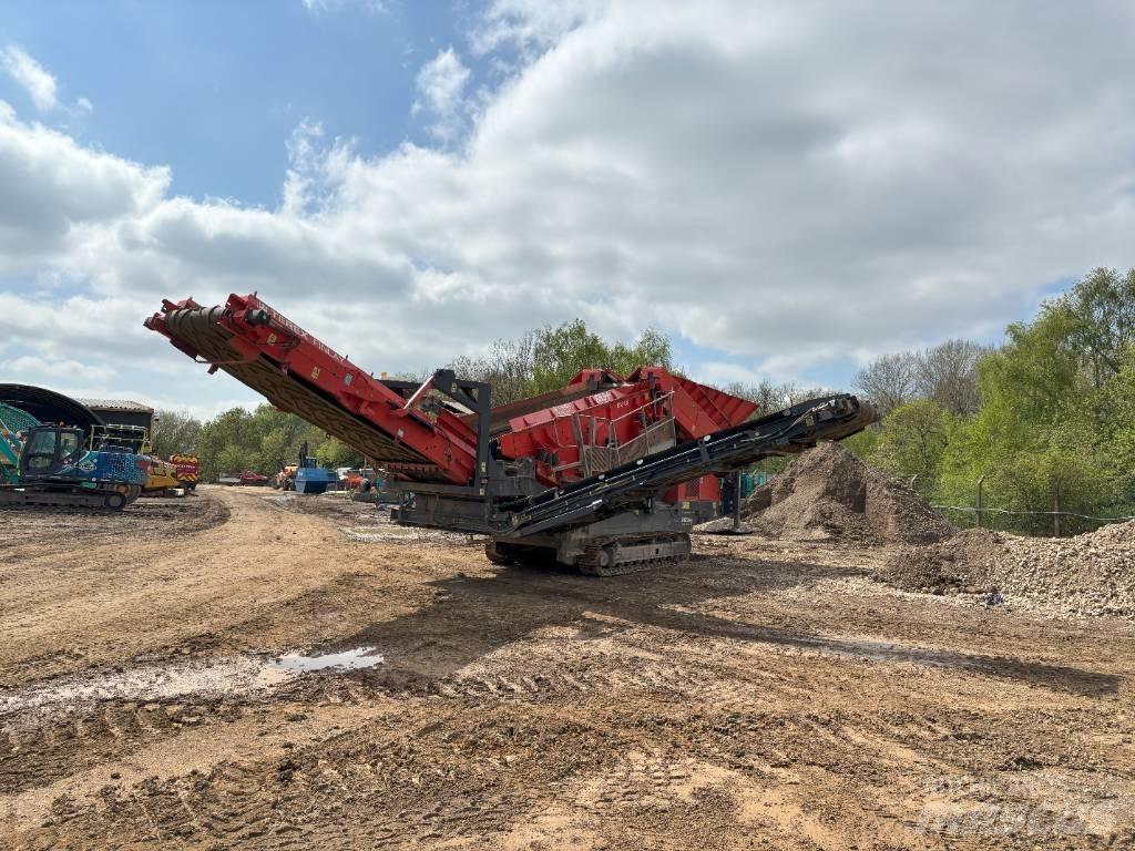 Terex Finlay 883 Мобилни скрийнери
