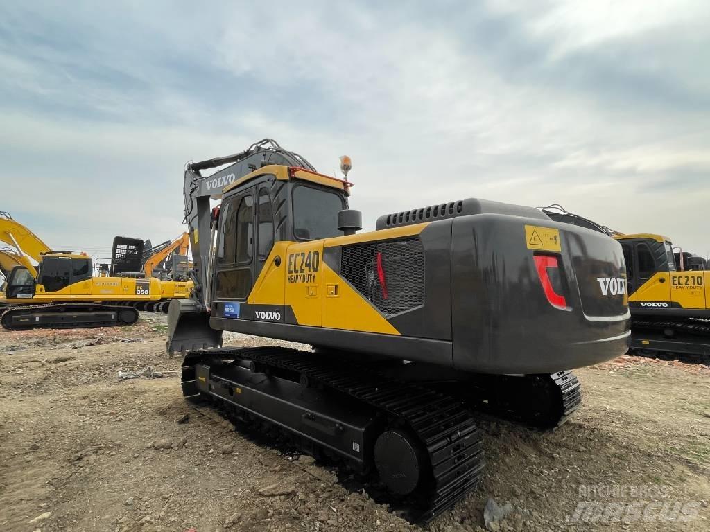 Volvo EC240D Верижен екскаватор