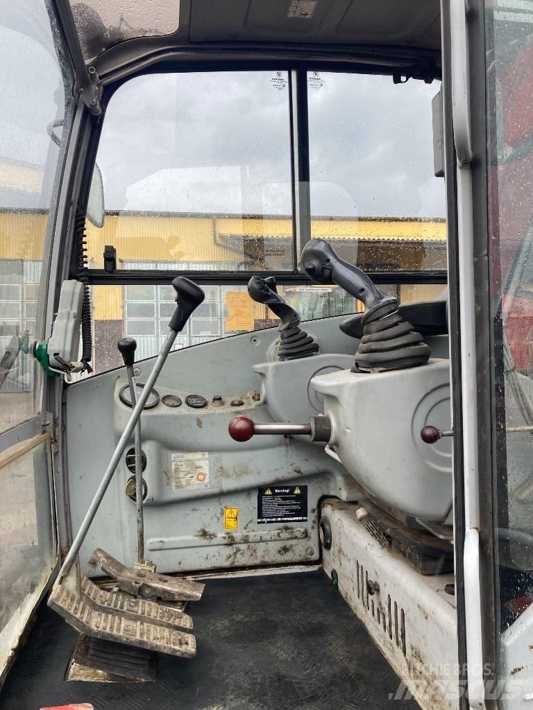 Neuson 8003 Средни екскаватори 7т - 12т
