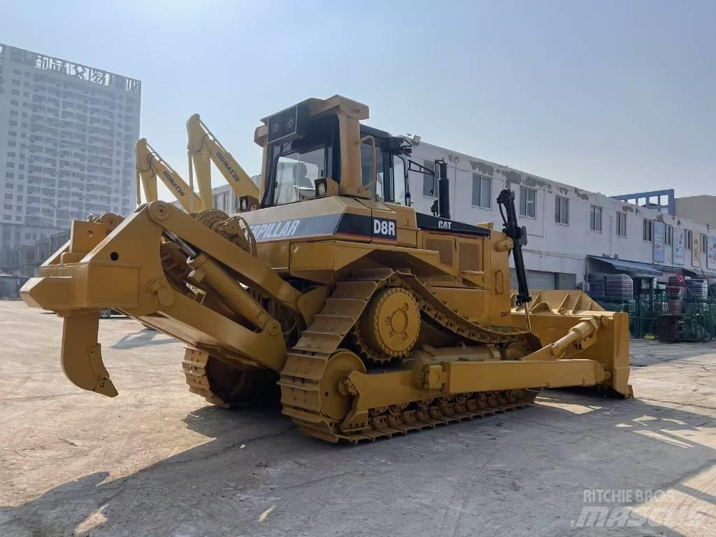 CAT D 8 R Верижни булдозери
