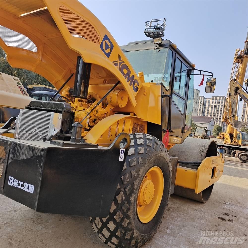 XCMG XS 143 Еднобарабанни ролки
