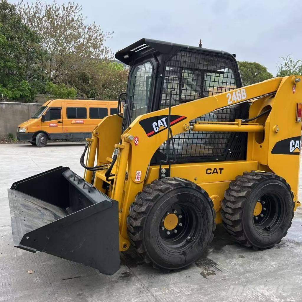 CAT 246 B Мини товарачи