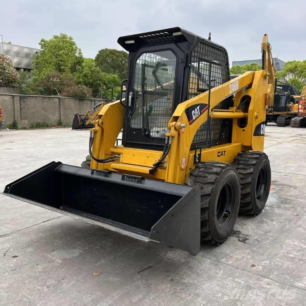 CAT 246 B Мини товарачи
