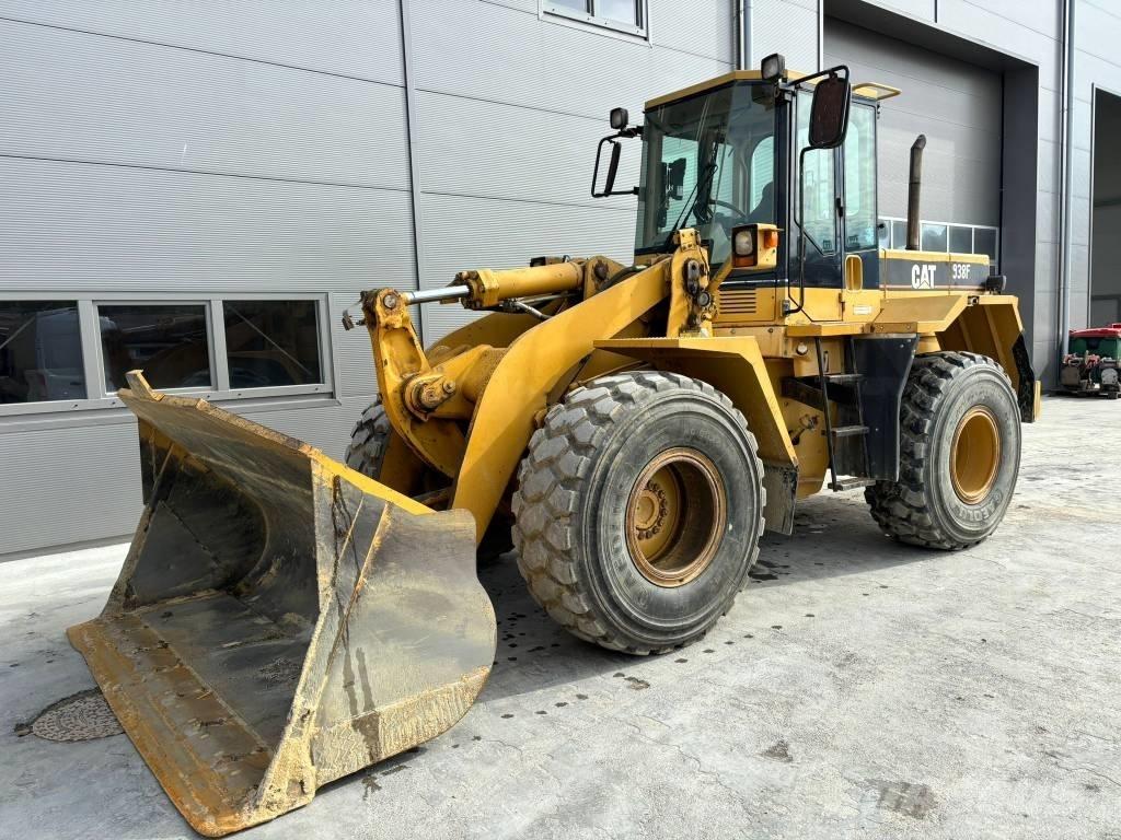 CAT 938F Колесни товарачи