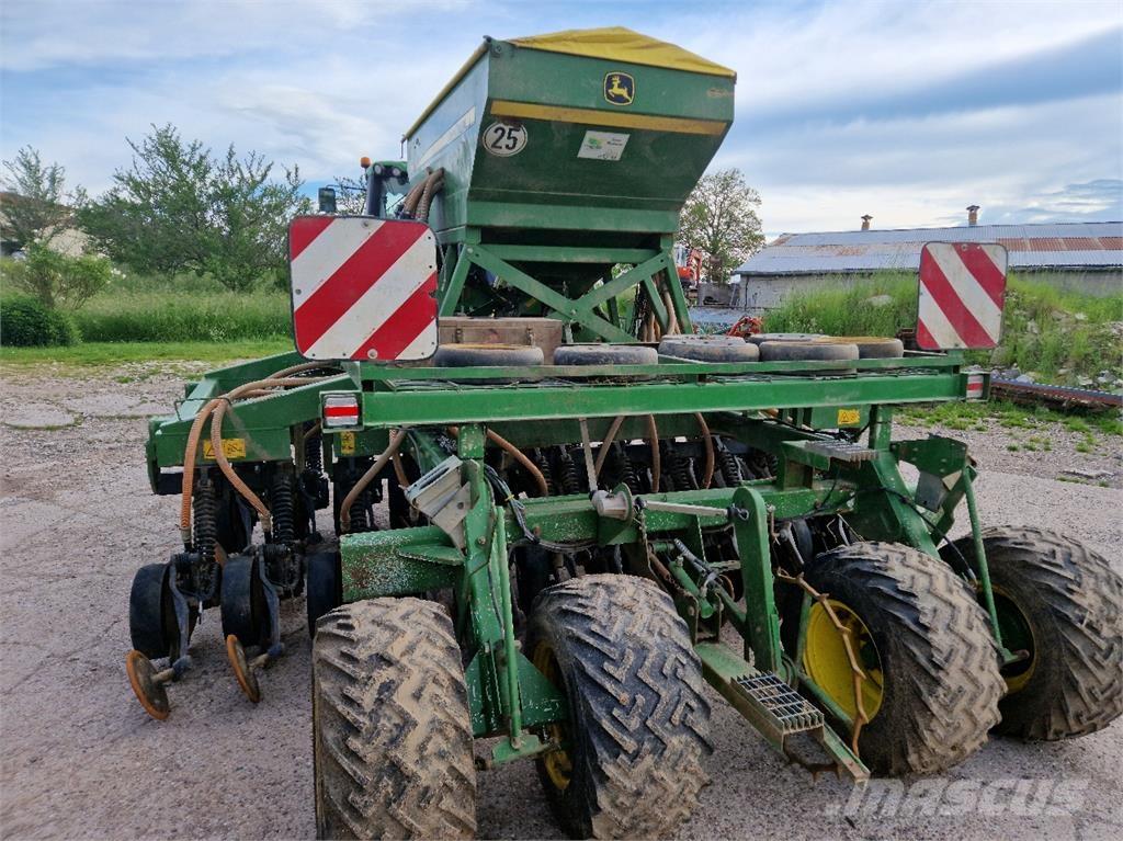 John Deere 750 A Комбинирани редосеялки
