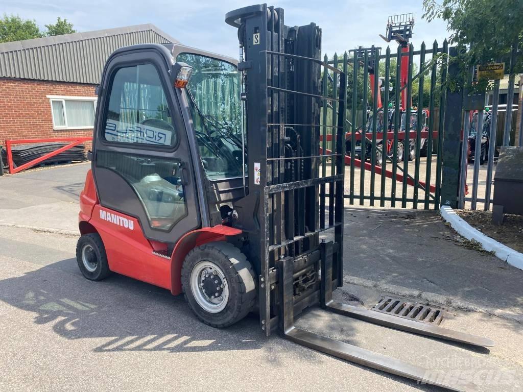 Manitou Mi25D Дизелови камиони