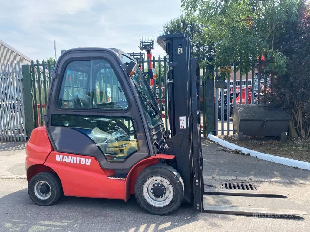Manitou Mi25D Дизелови камиони