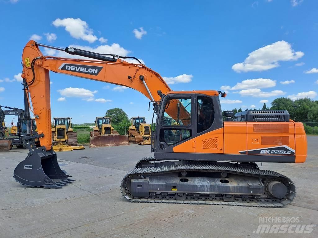Develon DX225LC-7M Верижен екскаватор