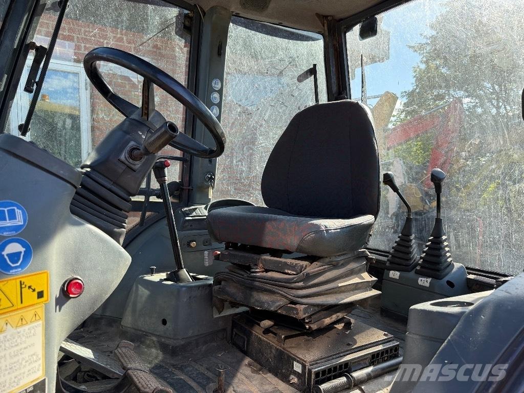 New Holland NH 95 Товарач със заден ексватор