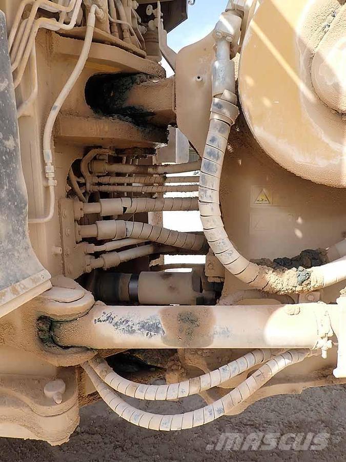 CAT 988K Колесни товарачи