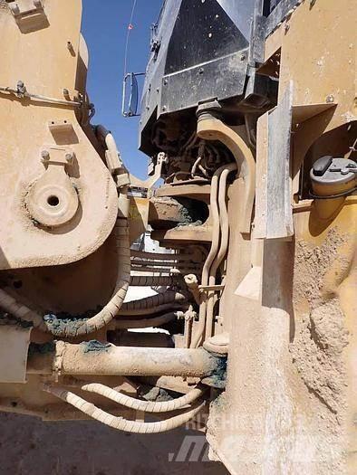 CAT 988K Колесни товарачи